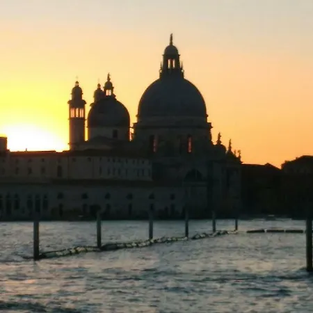 Ca' Giulia - Biennale - Free Wifi Fiber Apartamento Veneza